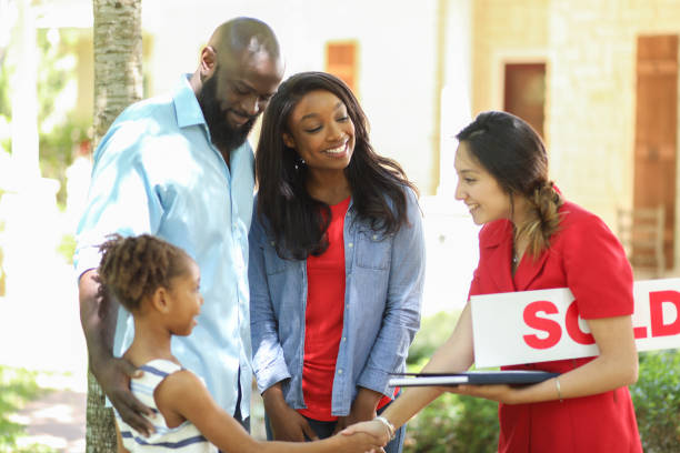 Outdoor signage becomes stronger when visuals are clear and sharp